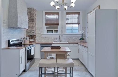 Birmingham House | NEW! Highland Park Gem w/Hot Tub and BBQ