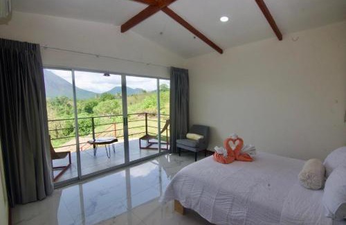 El Fosforo House | New, Hilltop Bungalow 1 W- Spectacular Volcano View