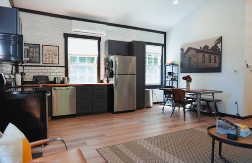 Linden Apartment | NEW! Historic Schoolhouse HotTub+FirePit+Wineries