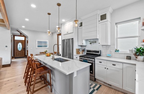 Whittier House | New! Historic Whittier Neighborhood - Near City Park & Golf - Fenced Yard