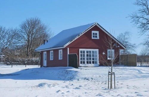 Hude House | New holiday home with a view of the Treene river