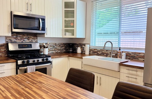 Canoga Park House | NEW Home 2.5BR/2.5BA w/Huge Backyard near Woodland Hills DownTown