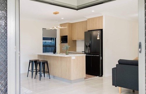 West Mackay House | New Home close to Airport,hospital, Coles & Resto