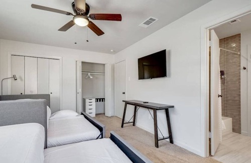 Buckner Terrace - Everglade Park House | New home close to Arboretum, White Rock Lake and Fair Park