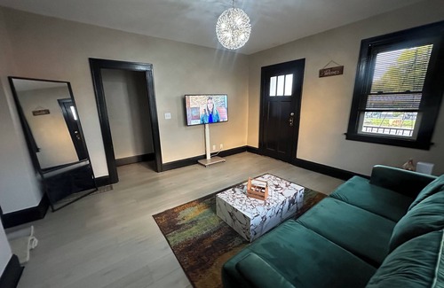 Walnut Hills House | New Home Listing, Very Experienced Host