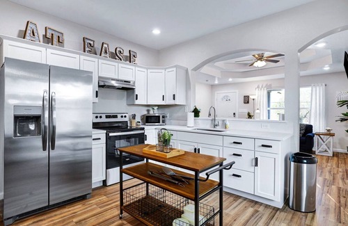 West San Antonio House | New home near Lackland AFB with enclosed yard, firepit, & W/D - dog-friendly