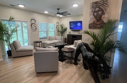 Garden City House | NEW Home! NEAR Tanger Outlet, Dwtn SAV, NEW Enmarket Arena, & Tybee Beach