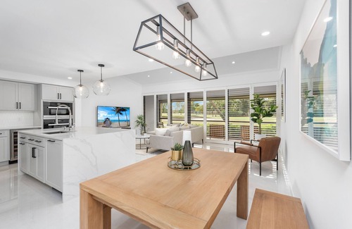 Hunt Club House | New Home on PGA National Golf Course with Private Hot Tub by Guaranteed Rental™