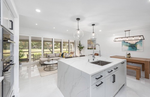 Hunt Club House | New Home on PGA National Golf Course with Private Hot Tub by Guaranteed Rental™