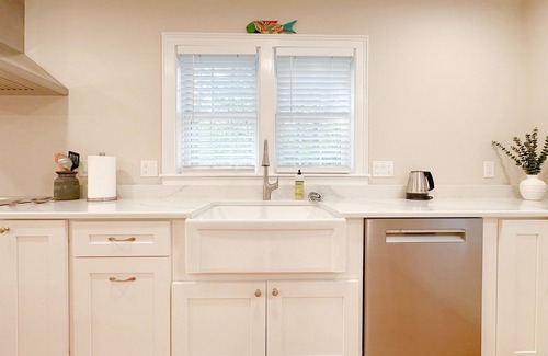Rye House | NEW HOME! Sleeps 10 4Bdrm/4Bath PRIVATE LOT- Jenness Beach Gem!