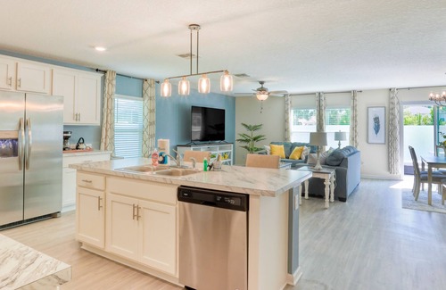 Indian Trails House | New home with high-speed WiFi, central AC, and private washer/dryer