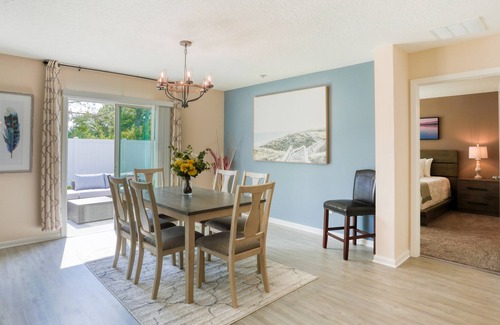 Indian Trails House | New home with high-speed WiFi, central AC, and private washer/dryer