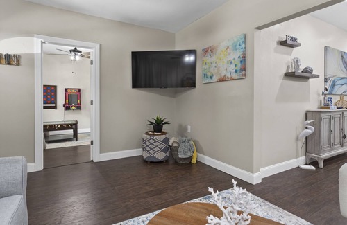 Gulfport Cabin | NEW HomeawayHQ Gulfport Cottage w/ pool Near Beach-Casinos-Aquarium-Jones Park