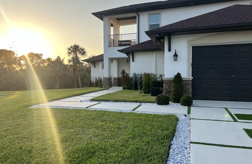 Riverbend Country Club House | new house 10 minutes to downtown
