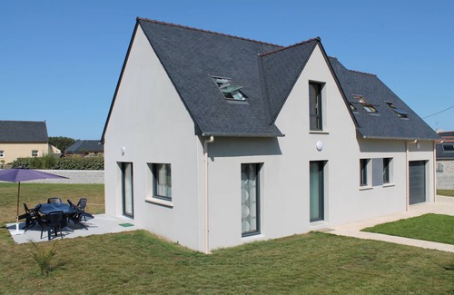 Ploudalmezeau House | New house 400 m from sandy beaches