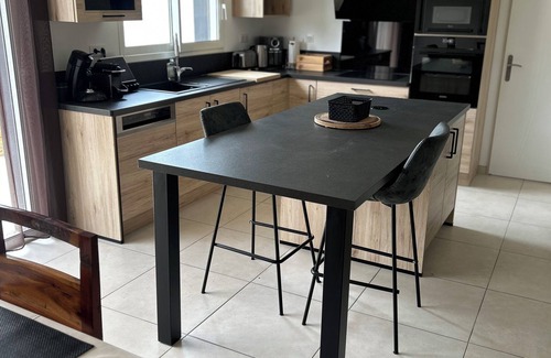 La Tour-du-Crieu House | New house ground floor 2 bedrooms garage terrace
