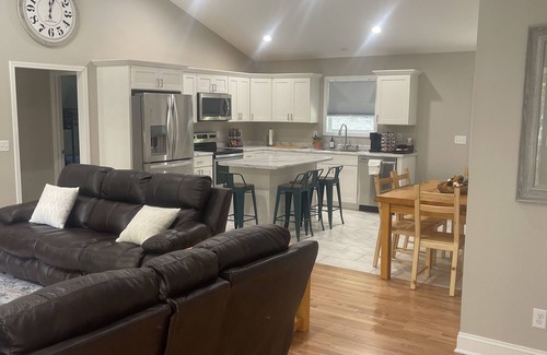 Hendersonville House | NEW house nestled in a quiet area. Has hot tub & game room. 5 min to down town.