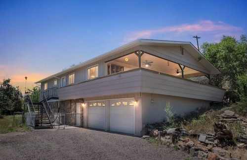 Canon City House | NEW! House of Broken Dove 5-Bedroom Home - Handicap accessible - Pets Allowed