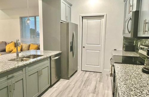 Trafalgar House | New house with canal view in Cape Coral