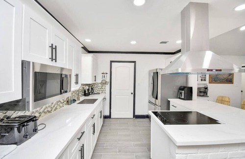 Clodine House | NEW Houston Pool House