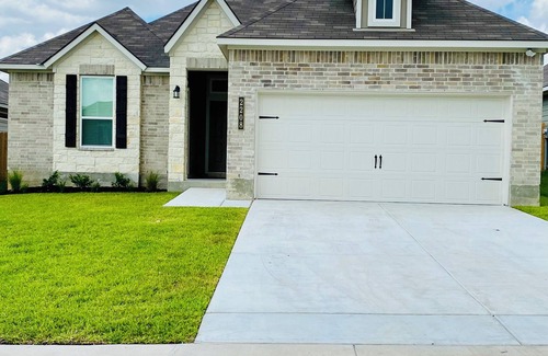 College Station House | New! Howdy Haus 5 miles from Kyle Field! Cozy 4-bedroom house