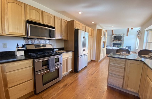Hartsel Cabin | New! Impeccable Home with Fireplace, Hot Tub and Epic Views - Hart House