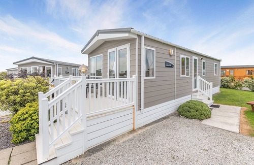 Looe House | New in 2017. Luxurious 14ft-wide holiday home.