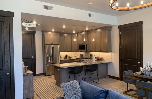 Park City Condo | *New in 2021* Walk to Gondola/Golf 2/2 at Blackstone @Canyons *Pool/Hot Tub*