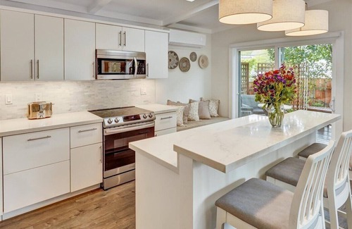 Mill Valley Cottage | New in 2023 - Luxury Cottage Near Downtown Mill Valley with Private Courtyard