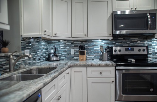 Pinellas Park House | NEW in Pinellas Park! Cozy pool home minutes to beaches! NO cleaning fee!