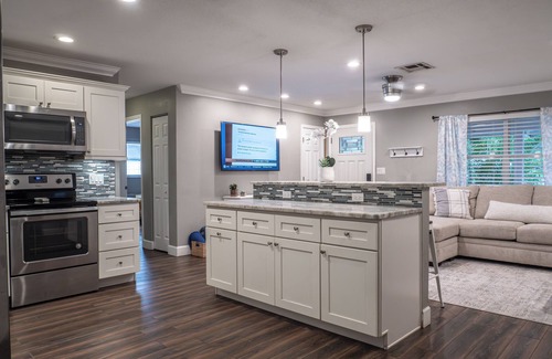 Pinellas Park House | NEW in Pinellas Park! Cozy pool home minutes to beaches! NO cleaning fee!
