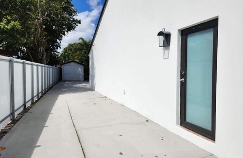 Fort Lauderdale House | New in Town! Airport, Beaches, Downtown!