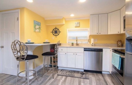 Indian Rocks Beach Cottage | NEW! Indian Rocks Beach Cottage Steps from Ocean!