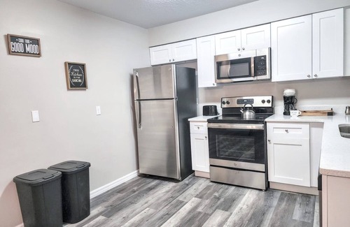Southwest Orlando House | ✨NEW JACUZZI✨♨️🌊 MODERN HOME🏡 UNIVERSAL🎢 DISNEY🎡13 MIN NEAR INTERNATIONAL DR