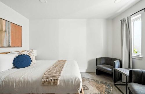 Kerns Apartment | New Kerns Studio Prime Spot Walkable Area