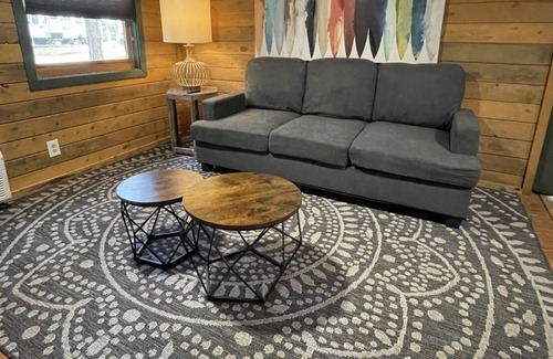 Eureka Springs Cabin | NEW Kettle Cabin 2