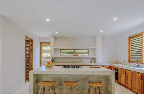 Palomino Villa | New KeyPöint: Luxury Palomino Beach Höuse!