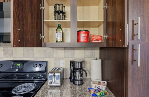 Lazybrook/Timbergrove Apartment | New ⭐️ King Bed Trendy 1 BR ⭐️ Resort Style w/Pool