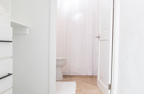 Westward Villas Subdivision Condo | NEW! KingBed-1AirMattress Suite Near BahaMar! 🥂