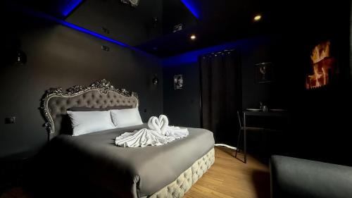 Montlhery Apartment | New - La Marquise - Secret Suite