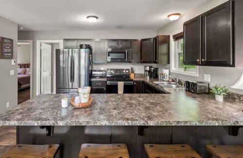 Pocono Lake Ski Chalet | NEW! Lake-Front! Tavern At The Woods