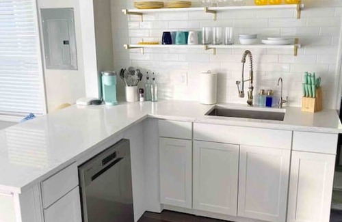 Saratoga Springs Cottage | New lakeside cottage mins to Racetrack & downtown