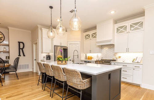 Lantana House | NEW! Lantana Home Overlooking Golf Course & Pond!