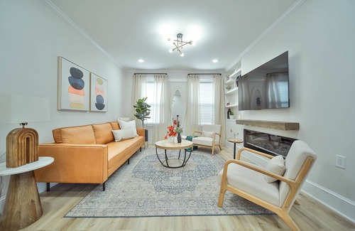 Fields Corner West House | New-Large 2Story mins from Train DowntownConvention BeachFenway FreePrkg