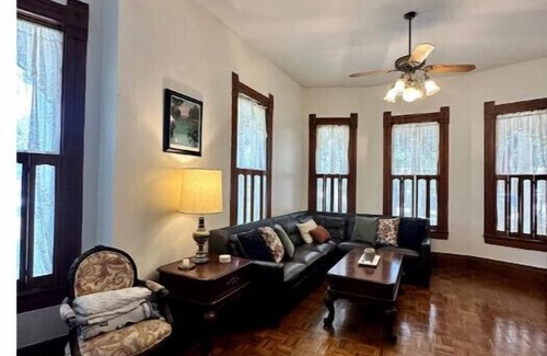 New Braunfels House | NEW-Large Groups, Center of Town: UNION HAUS