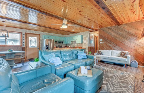 New Lisbon House | New Lisbon Home w/Fire Pit & Ping-Pong!