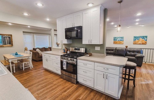 Mint Hill House | New Listing- 2.5 acres, spacious and newly-renovated home next to pond