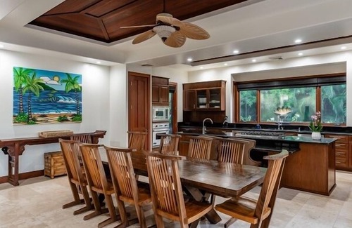 Kamuela Villa | New Listing! 2 Adjacent Luxury Homes, Sleeps 16, Walk to Beach!