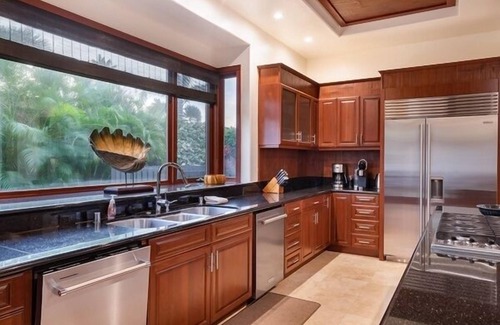 Kamuela Villa | New Listing! 2 Adjacent Luxury Homes, Sleeps 16, Walk to Beach!