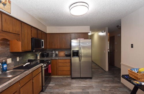 Rogers House | New Listing! 2 Bed 2 Bath Duplex Retreat Pet Friendly!
